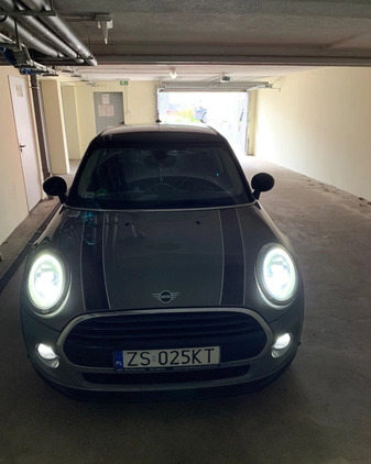 MINI Cooper cena 72000 przebieg: 63800, rok produkcji 2018 z Szczecin małe 154